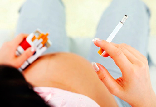 Витамин С способен защитить здоровье детей курящих матерей