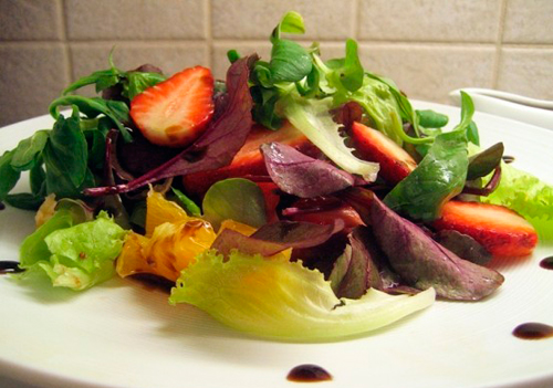 Салат с бальзамическим уксусом - проверенные рецепты. Как правильно приготовить салат с бальзамическим уксусом.