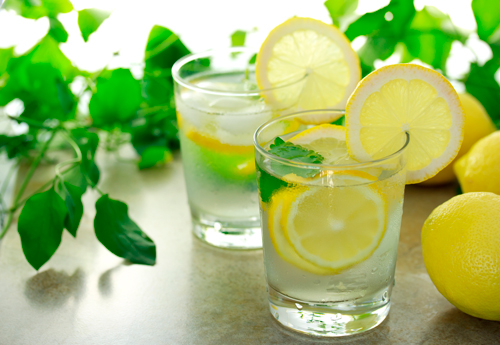7 причин выпить стакан воды с лимонным соком