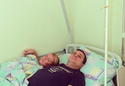 Анастасия Волочкова легла вместе в возлюбленным на больничную койку