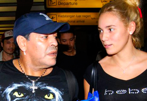Экс-подруге Диего Марадоны предъявлено обвинение в воровстве