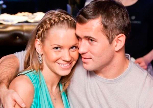 Жену футболиста Александра Кержакова лишили родительских прав