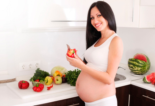 Врачи назвали причины, по которым беременным нельзя есть жареную пищу