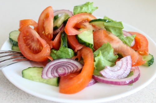 Салат из огурцов и помидоров - витамины круглый год