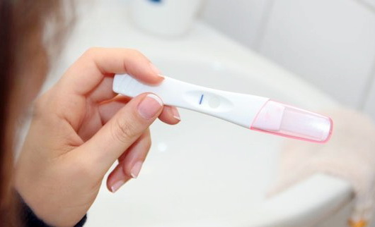 Беременность при отрицательном тесте возможно или нет? Узнайте может ли быть отрицательный тест при наступившей беременности.