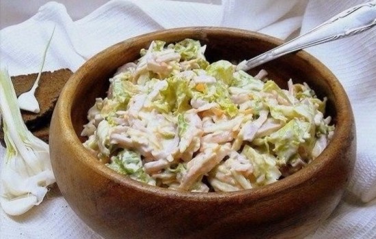 Салат с чесноком: для вегетарианцев и мясоедов. Подборка рецептов самых вкусных салатов с чесноком
