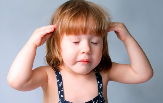 Почему болит голова у ребенка: бежать ко врачу или можно помочь дома? Ищем ответ на вопрос "Почему у ребёнка болит голова?"