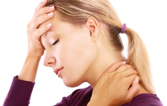Почему болит шея и голова – вопрос актуальный. Стоит узнать причины проблемы и пути избавления от болей в голове и шее