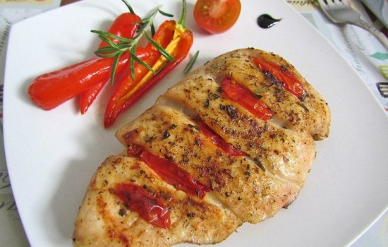 Куриная грудка с помидорами: ТОП-10 лучших авторских рецептов. Жарим, тушим, запекаем мясо куриной грудки с помидорами