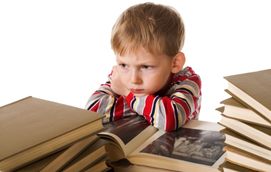 Ребёнок не читает: кто виноват и что делать. А может это нормально, что современный ребёнок не хочет читать?