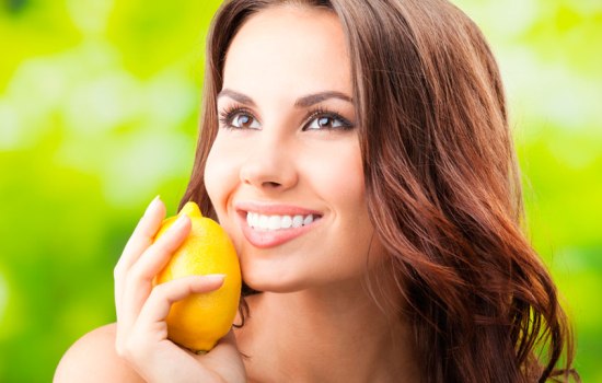 Лимонная маска для кожи и волос – проверенное веками натуральное средство. Как правильно сделать маску с лимонным соком?