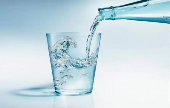 Польза и вред минеральной воды для здоровья. Как надо употреблять минералку с пользой, как не получить от минеральной воды вред