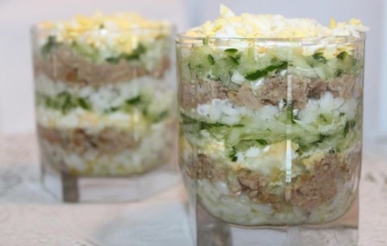 Салат из печени трески с рисом – варианты приготовления полезной закуски. Рецепты салатов из печени трески с рисом: простых и слоёных