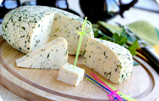Сыр из сметаны на собственной кухне: три стимула для домашнего сыроделия. Рецепты самых простых и популярных видов сыра из сметаны