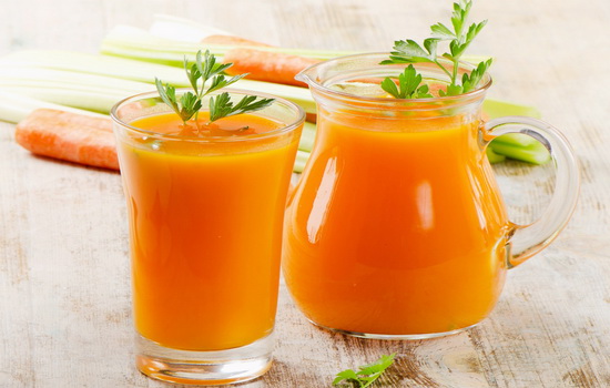 Морковный сок, его полезные свойства и калорийность. Кому напиток полезен, а для кого опасен. Можно ли морковный сок детям?