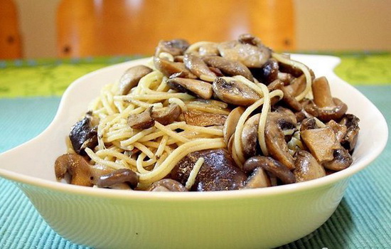 Спагетти с грибами – необычное сочетание обычных продуктов. Лучшие рецепты приготовления спагетти с грибами