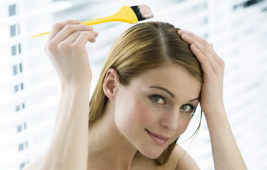 Как покрасить волосы в домашних условиях и не навредить им. Особенности выбора краски и подходящего оттенка