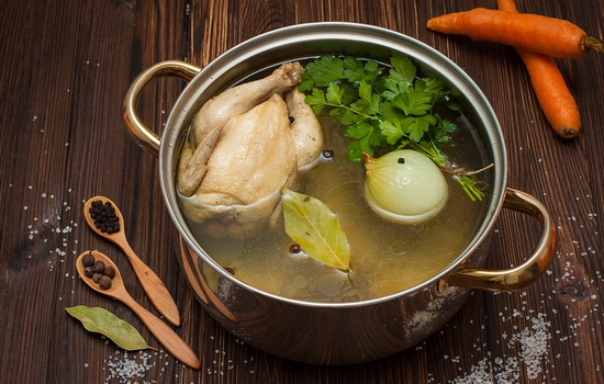 Как варить бульон для супа, ухи, соусов и других блюд. Рецепты: как варить куриный бульон, говяжий, рыбный, свиной, из костей