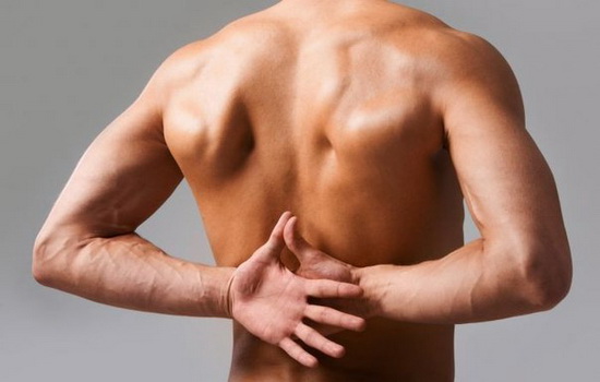 Ушиб спины: есть ли такой диагноз, насколько это серьёзно? Как избежать плохих последствий при ушибе спины, чем его лечить