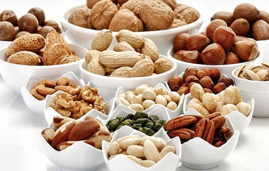 Можно ли кормящим орехи – их роль в рационе. От чего зависит, можно ли кормящим орехи, какие и сколько?