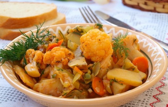 Самое популярное рагу – овощное, с капустой и с картошкой. Рецепты для нестрогого поста – рагу овощное с капустой и с картошкой