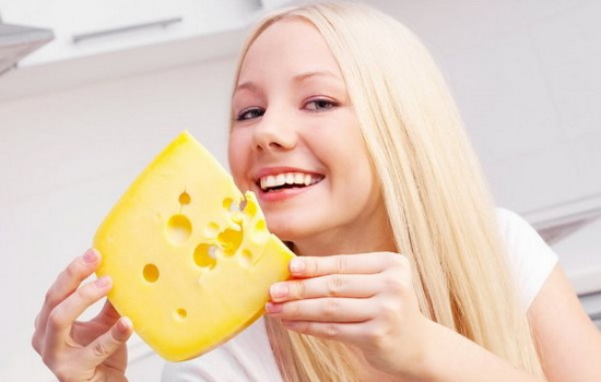 Можно ли кормящим сыр: его польза и вред. Кормящей маме сыр можно, вопрос: какому виду отдать предпочтение