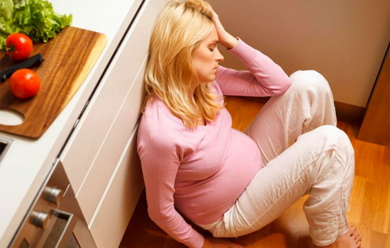 Почему возникает рвота при беременности? Безопасные народные рецепты для избавления от рвоты при беременности