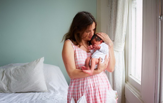 Сколько времени заживают швы после родов: особенности ухода за рубцами. Когда снимать швы после родов и сколько они заживают