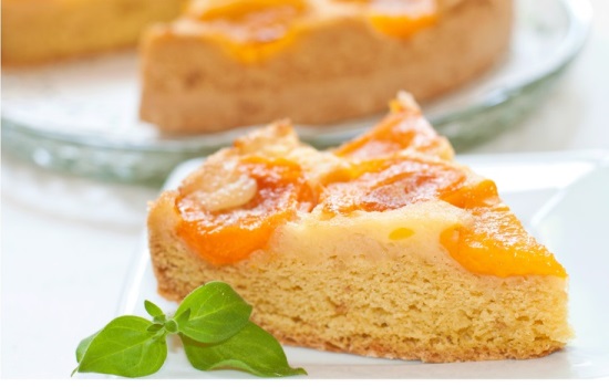 Шарлотка с абрикосами: рецепты летнего пирога! Варианты изумительной шарлотки с абрикосами, рецепты, фото и секреты хозяек