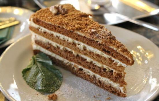 Простой торт в мультиварке – сладкоежкам на вооружение! Простейшие рецепты тортов в мультиварке для поднятия настроения