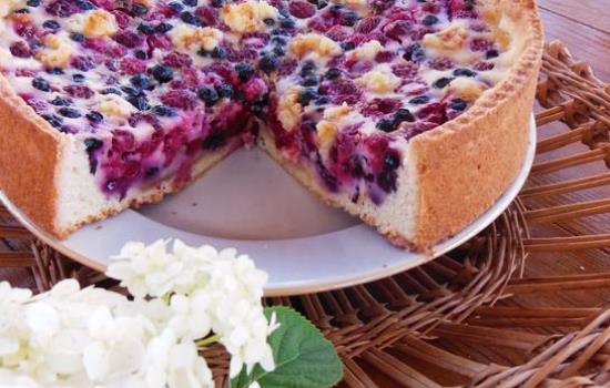 Пирог с ягодами в мультиварке – ароматная выпечка. Рецепты пирога с ягодами в мультиварке: открытый, бисквитный, слоеный, песочный