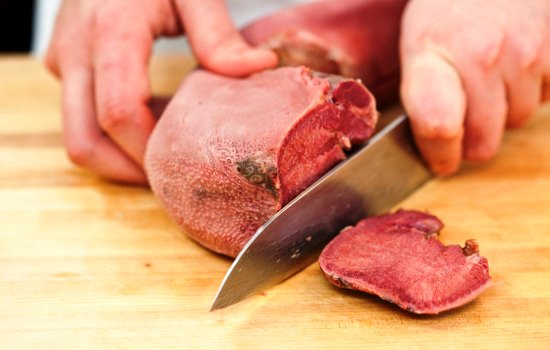 Сколько варить свиной язык до готовности – предварительная обработка субпродукта в домашних условиях. Как варить свиной язык – блюда из диетического мяса на любой вкус