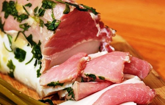 Как засолить мясо в домашних условиях для копчения и к столу? Рассольные, сухие и комбинированные способы засолки мяса
