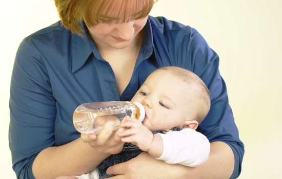 Как поить новорождённых: советы и рекомендации. Нужно ли новорождённых поить водой: заблуждения и действительность