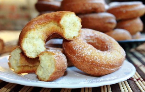 Воздушные пончики – родом из детства. Приготовление воздушных пончиков: творожные, дрожжевые, на кефире, простокваше