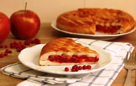 Пироги с яблоками и брусникой – добавьте сладкого разнообразия! Дрожжевое, слоёное и песочное тесто для пирога с яблоками и брусникой