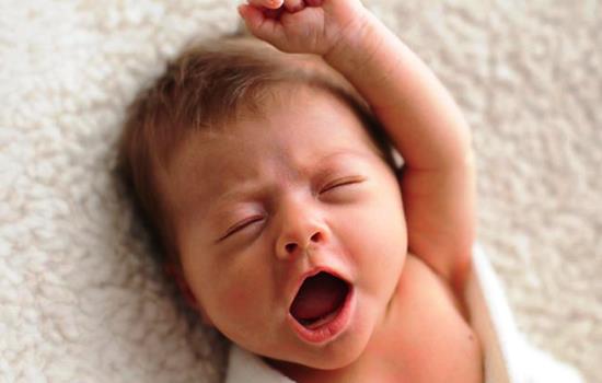 Почему новорожденный хрюкает носом: причины данной патологии. Новорожденный хрюкает носом – что делать?