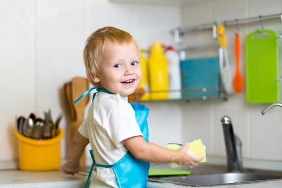 Посуда для малыша: какой она должна быть?
