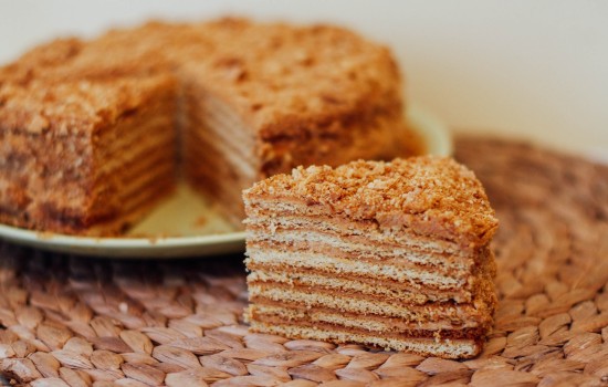 Торт медовый на водяной бане – ароматная выпечка. Рецепты торта медового на водяной бане с разными кремами, орехами