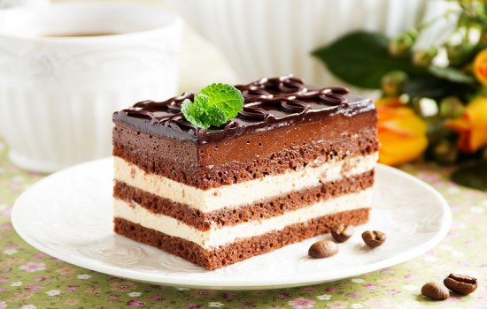 Торт «Опера» – гармоничный десерт. Рецепты разных тортов «Опера» со смородиной, кофе, орехами, швейцарским кремом