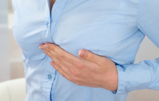 Болит грудь за неделю до месячных — причины. Что делать, если болит грудь за неделю до месячных