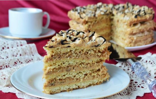 Торт «Воздушный сникерс» – хрустящий десерт с безе! Рецепты воздушных тортов из печенья, бисквитных и песочных коржей