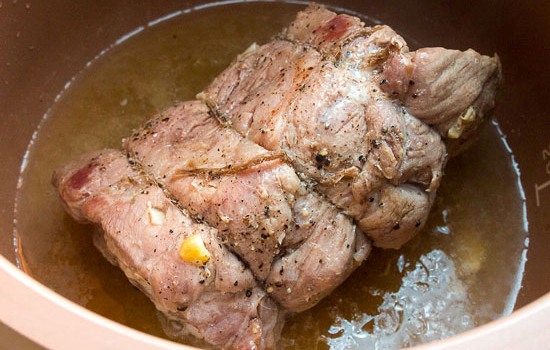 Свинина в скороварке: лучшие рецепты. Готовим ароматную, сочную свинину в скороварке с грибами, овощами, крупами, не прикладывая особых усилий