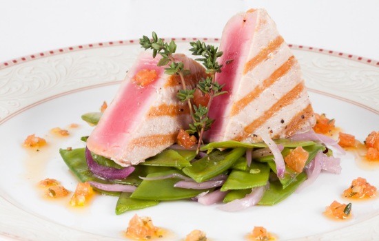 Стейк из тунца – полезно, вкусно, аппетитно. Рецепты стейка из тунца с травами, лимоном, сыром, грибами и другие