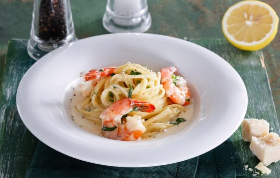Спагетти с креветками в сливочном соусе – буйство вкуса! Рецепты спагетти с креветками в сливочном соусе с сыром, черри, брокколи, вином