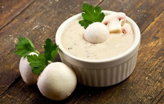 Универсальная подливка – ароматный грибной соус со сметаной. Пикантные, насыщенные, простые и сложные грибные соусы со сметаной