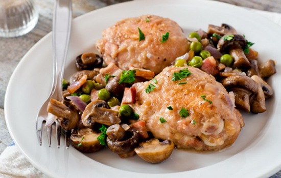 Курица с грибами – лучший способ приготовить мясо к гарниру. Как вкусно приготовить курицу с грибами (рецепт пошагово)