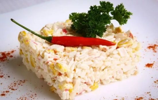 Крабовый салат (пошаговый рецепт) – оригинальная закуска из простых продуктов. Пошаговый рецепт крабового салата: выбор и подготовка ингредиентов