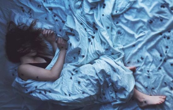 Почему дёргаешься во сне – это норма или патология. Как можно объяснить и как предотвратить повление неприятного симптома дёрганья во сне