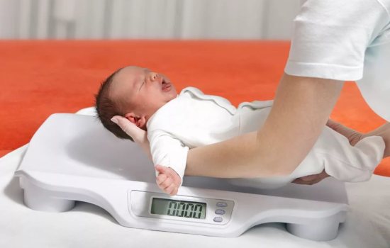 Норма прибавки веса у новорожденных – точные цифры. Прибавка веса у новорожденных по месяцам: таблица для девочек и мальчиков